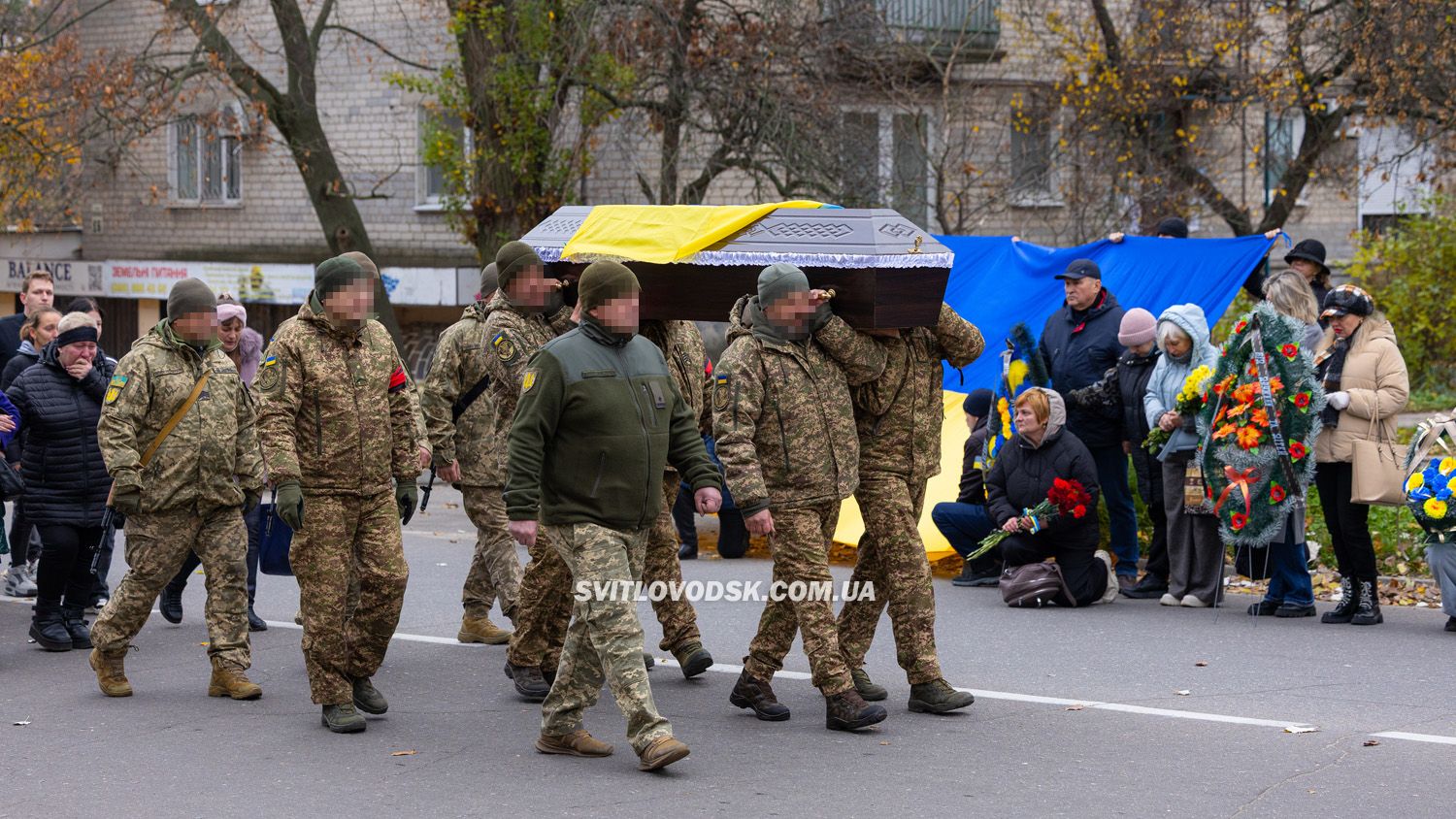 Світловодськ попрощався з полеглим захисником України Володимиром Додиваном Світловодськ попрощався з полеглим захисником України Володимиром Додиваном