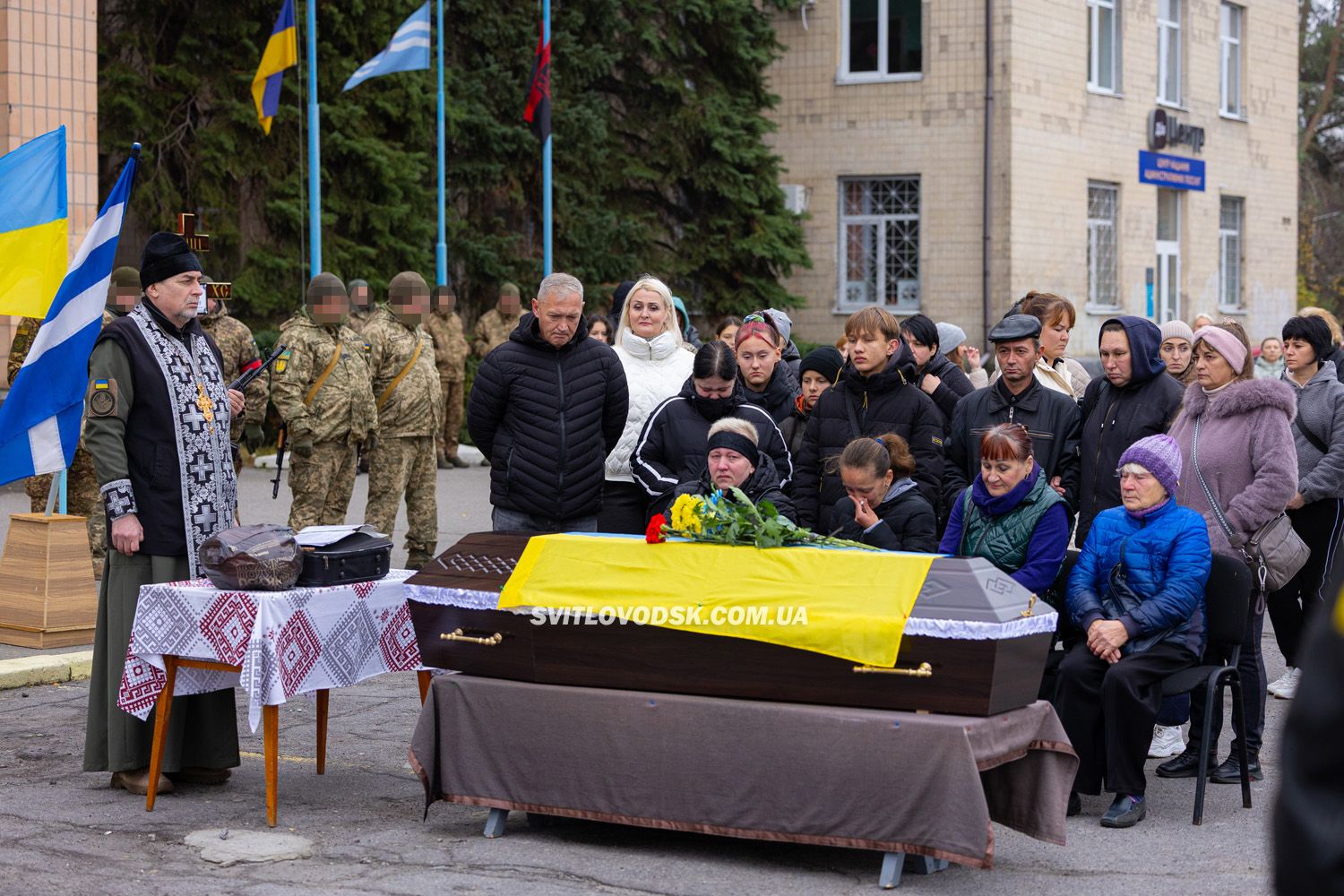 Світловодськ попрощався з полеглим захисником України Володимиром Додиваном Світловодськ попрощався з полеглим захисником України Володимиром Додиваном
