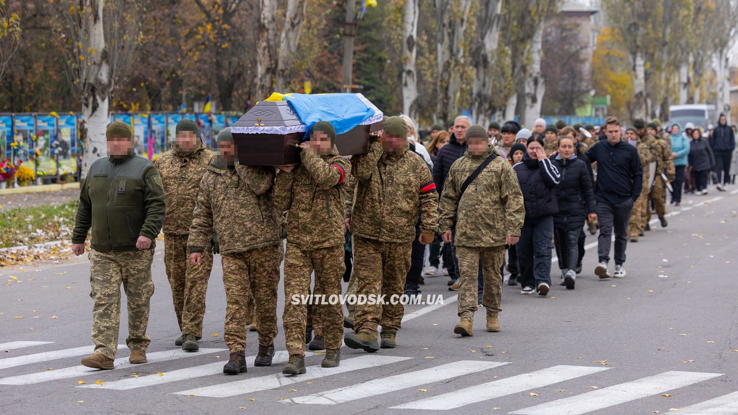 Світловодськ попрощався з полеглим захисником України Володимиром Додиваном Світловодськ попрощався з полеглим захисником України Володимиром Додиваном