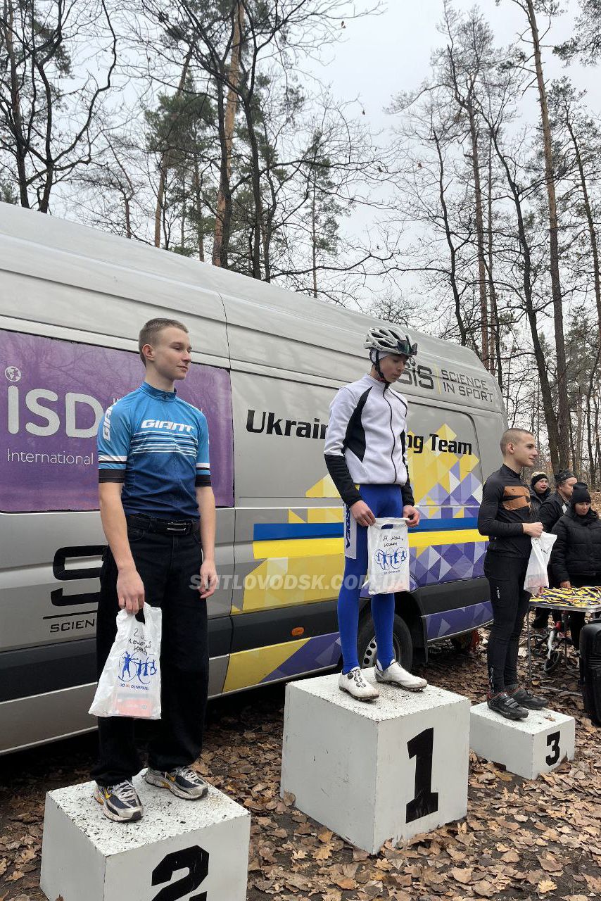 Два золота та бронза: вихованці КДЮСШ№1 привезли медалі з чемпіонату України