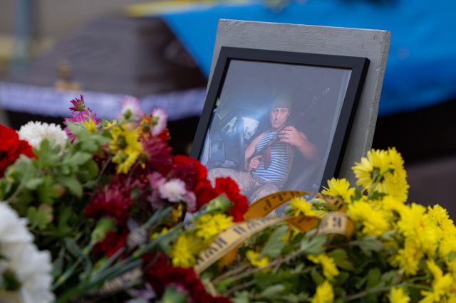 Світловодськ попрощався з полеглим захисником України Володимиром Додиваном Світловодськ попрощався з полеглим захисником України Володимиром Додиваном