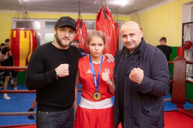 Єва Кубанова — чемпіонка України з боксу серед дівчат Єва Кубанова — чемпіонка України з боксу серед дівчат