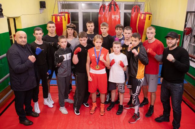 Єва Кубанова — чемпіонка України з боксу серед дівчат Єва Кубанова — чемпіонка України з боксу серед дівчат