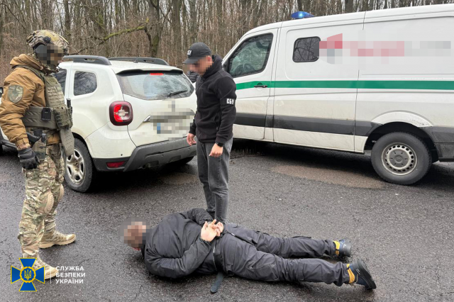 СБУ та Нацполіція блокували на Закарпатті ухилянтську схему: чоловіків доставляли до кордону на інкасаторських машинах СБУ та Нацполіція блокували на Закарпатті ухилянтську схему: чоловіків доставляли до кордону на інкасаторських машинах