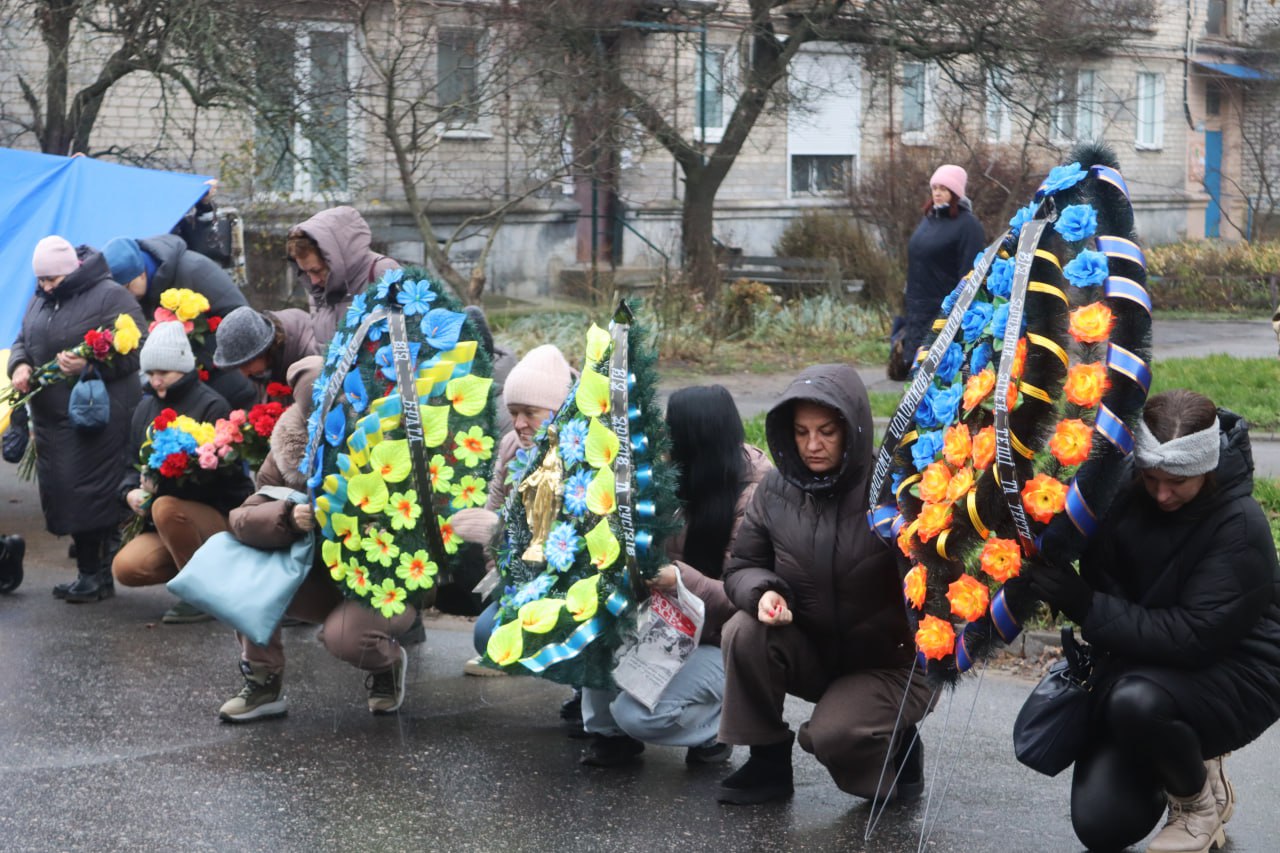 Світловодськ попрощався із загиблим захисником Михайлом Плахотним Світловодськ попрощався із загиблим захисником Михайлом Плахотним