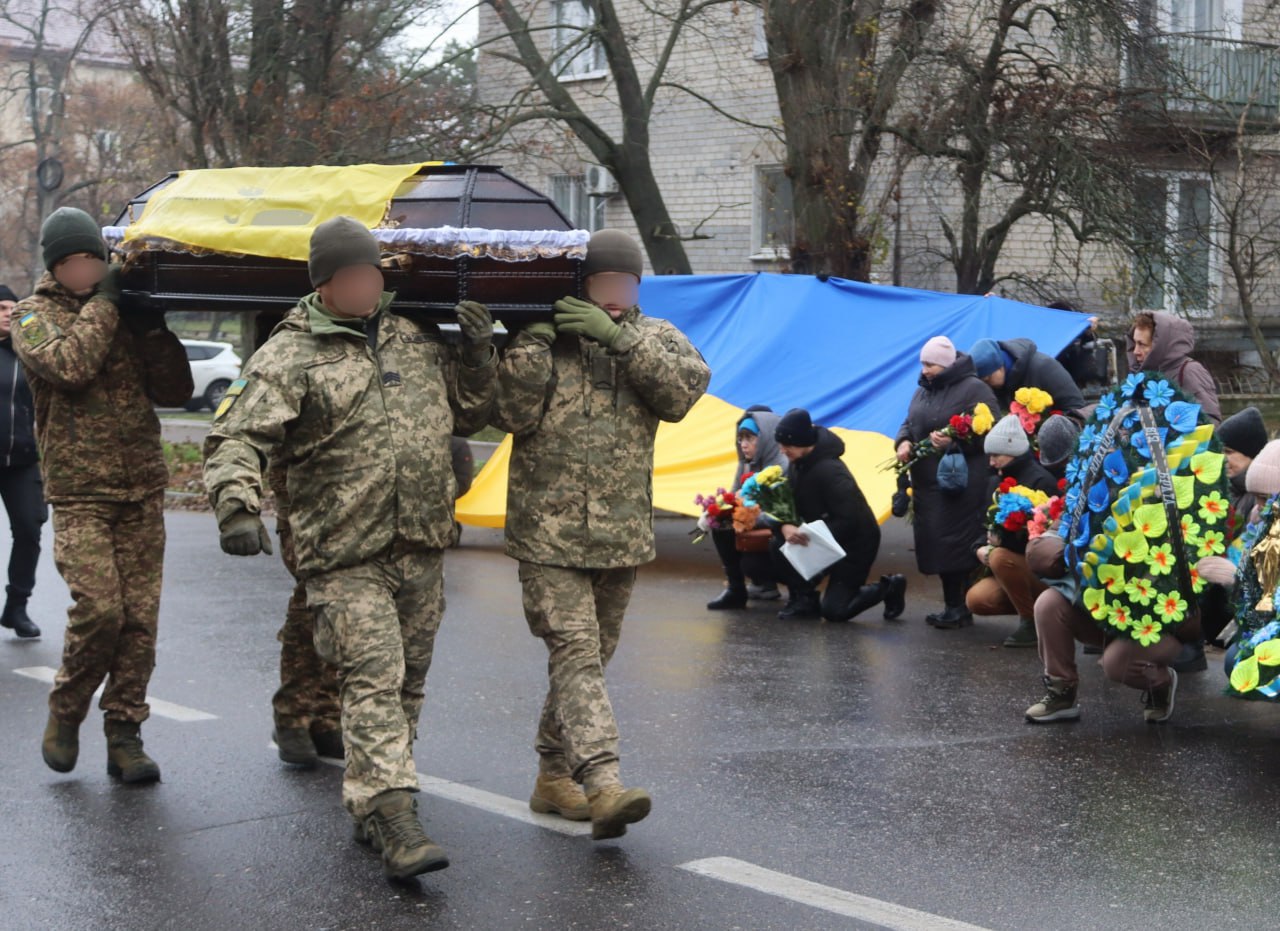 Світловодськ попрощався із загиблим захисником Михайлом Плахотним Світловодськ попрощався із загиблим захисником Михайлом Плахотним