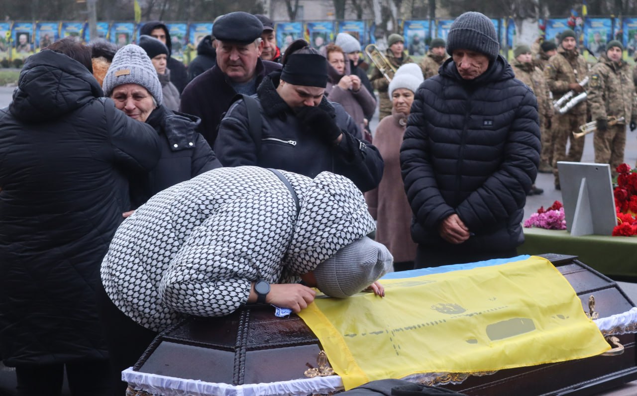 Світловодськ попрощався із загиблим захисником Михайлом Плахотним Світловодськ попрощався із загиблим захисником Михайлом Плахотним