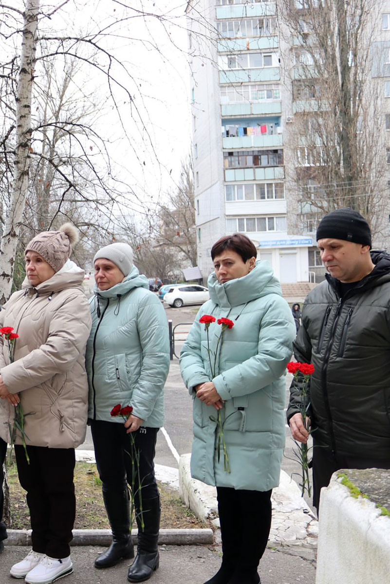 У Світловодську відкрили меморіальну дошку Олександру Чернову У Світловодську відкрили меморіальну дошку Олександру Чернову