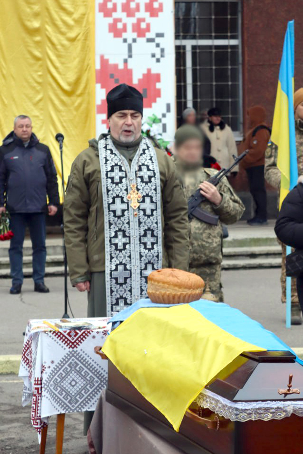 Світловодськ попрощався із полеглим захисником Юрієм Хлівним