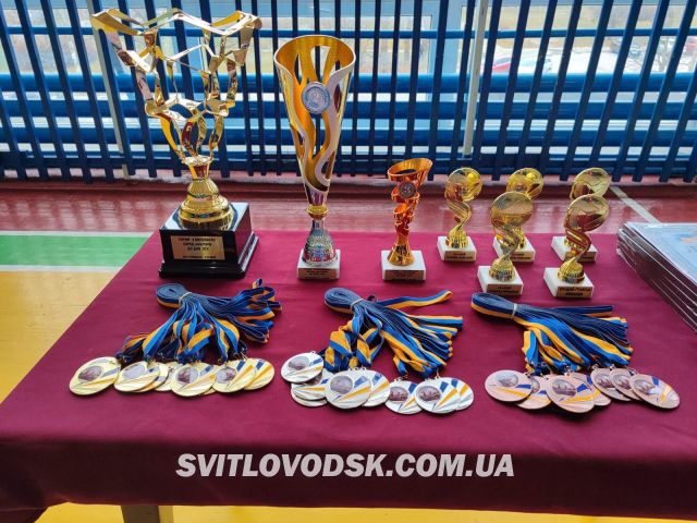 У Світловодську відбувся аматорський волейбольний турнір до Дня Збройних сил України