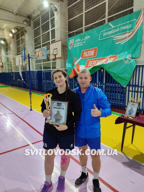 У Світловодську відбувся аматорський волейбольний турнір до Дня Збройних сил України