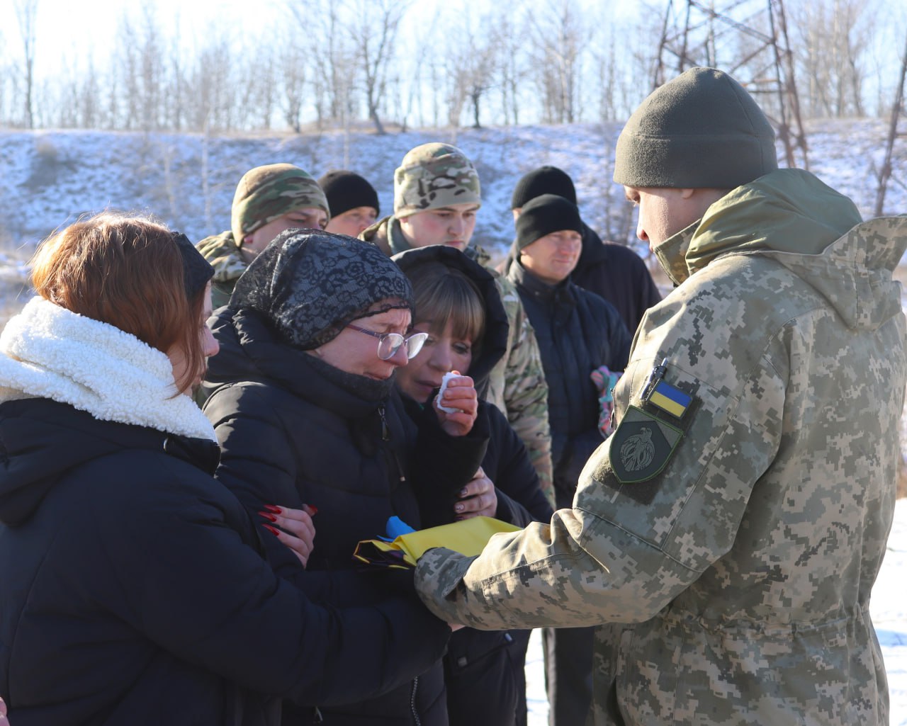 У Власівці провели в останню путь захисника України Антона Семенюка У Власівці провели в останню путь захисника України Антона Семенюка