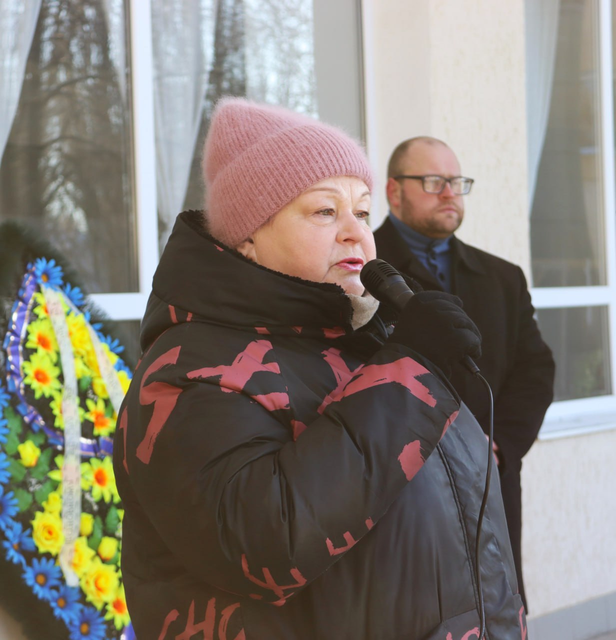 У Власівці провели в останню путь захисника України Антона Семенюка У Власівці провели в останню путь захисника України Антона Семенюка