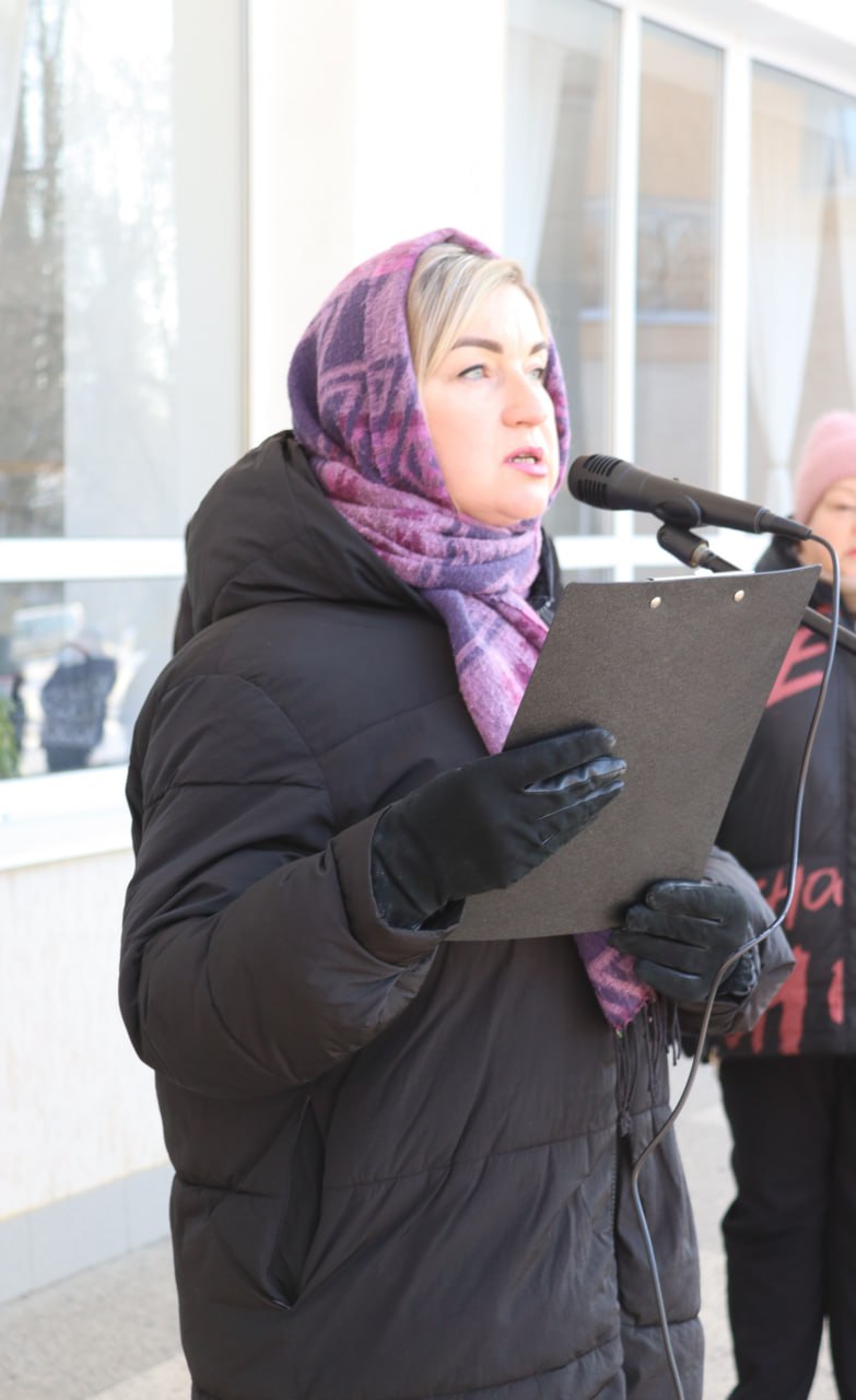 У Власівці провели в останню путь захисника України Антона Семенюка У Власівці провели в останню путь захисника України Антона Семенюка