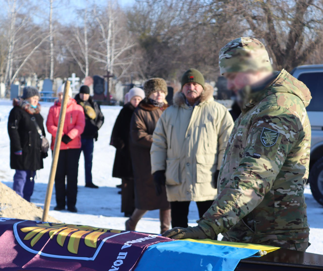 У Власівці провели в останню путь захисника України Антона Семенюка У Власівці провели в останню путь захисника України Антона Семенюка