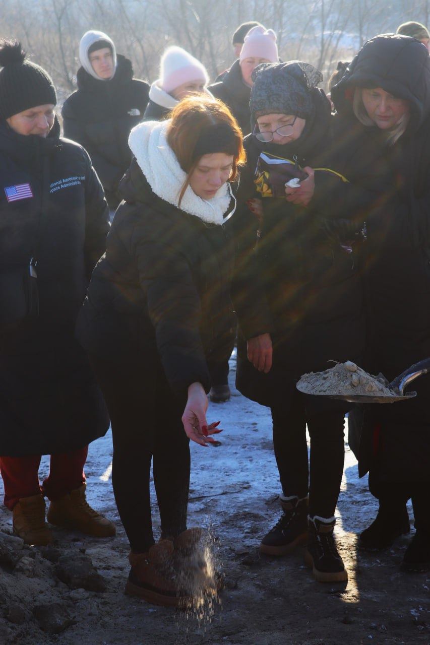 У Власівці провели в останню путь захисника України Антона Семенюка