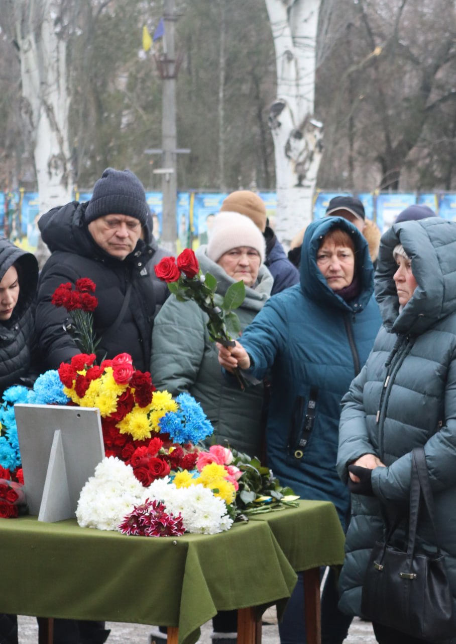 У Світловодську провели в останню путь захисника України Романа Євдокимова У Світловодську провели в останню путь захисника України Романа Євдокимова