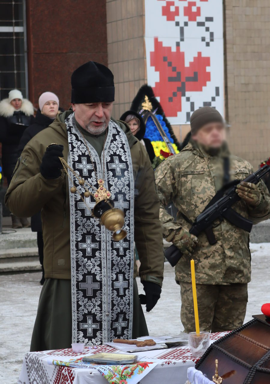 У Світловодську провели в останню путь захисника України Романа Євдокимова У Світловодську провели в останню путь захисника України Романа Євдокимова
