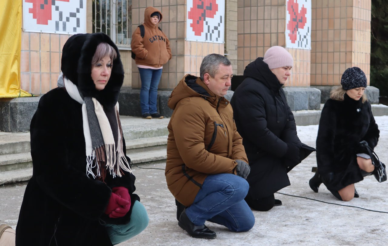 У Світловодську провели в останню путь захисника України Романа Євдокимова У Світловодську провели в останню путь захисника України Романа Євдокимова