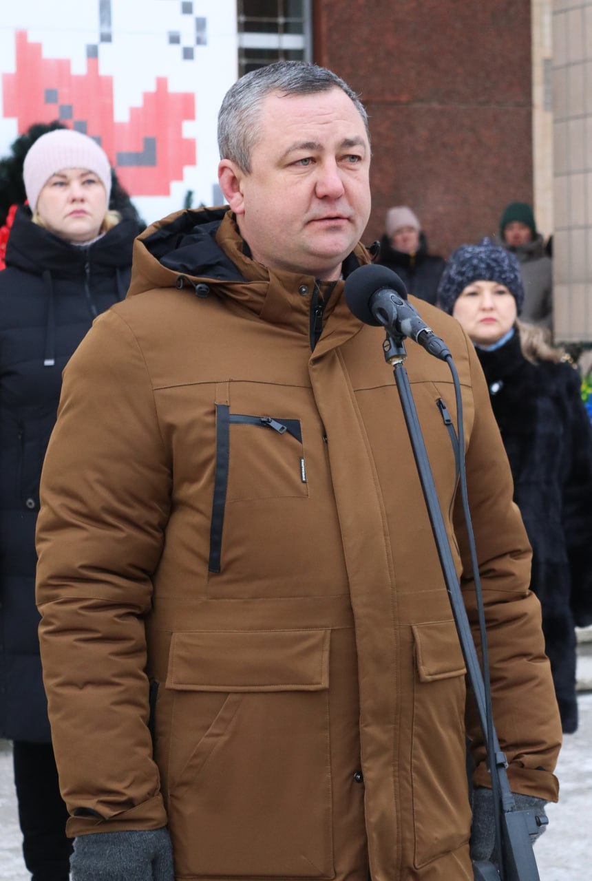 У Світловодську провели в останню путь захисника України Романа Євдокимова У Світловодську провели в останню путь захисника України Романа Євдокимова