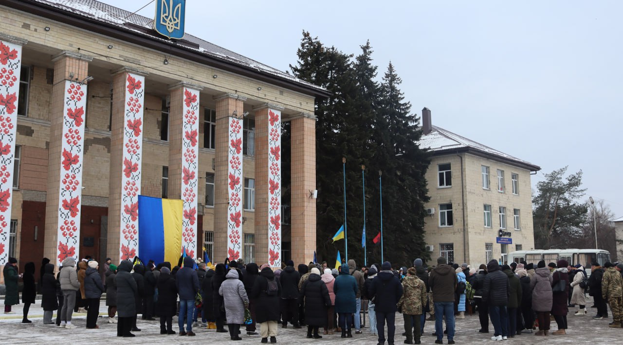 У Світловодську провели в останню путь захисника України Романа Євдокимова У Світловодську провели в останню путь захисника України Романа Євдокимова