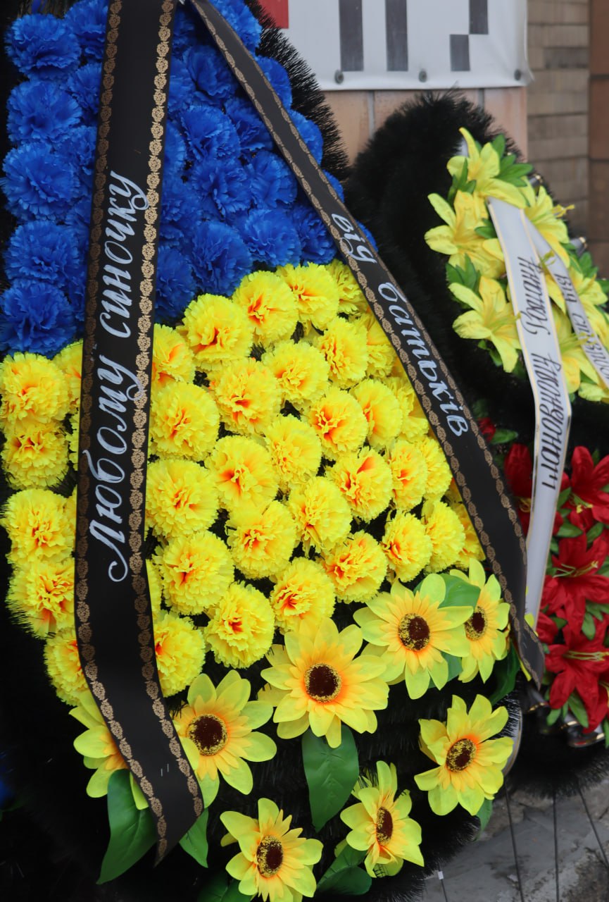 У Світловодську провели в останню путь захисника України Романа Євдокимова У Світловодську провели в останню путь захисника України Романа Євдокимова