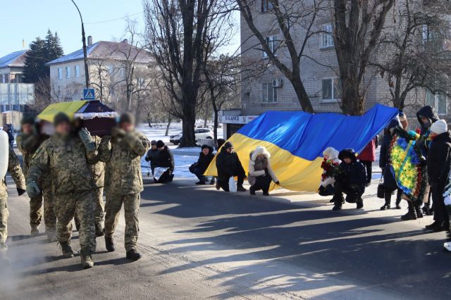 Світловодськ провів в останню дорогу полеглого захисника України Сергія Капітана