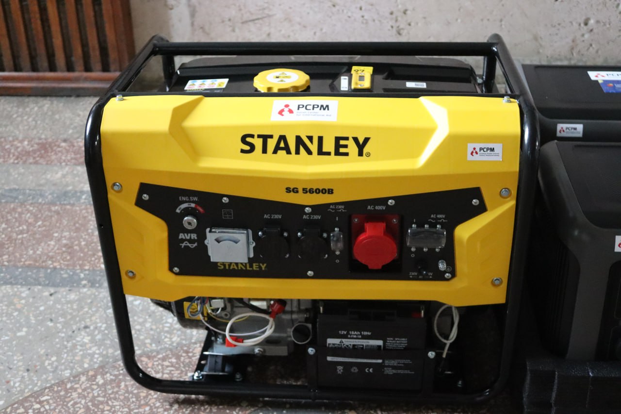 Світловодська громада отримала зарядні станції та генератор від міжнародних партнерів Світловодська громада отримала зарядні станції та генератор від міжнародних партнерів