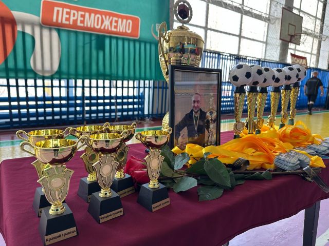 У Світловодську вшанували пам'ять майора поліції Євгена Котєльнікова футзальним турніром У Світловодську вшанували пам'ять майора поліції Євгена Котєльнікова футзальним турніром