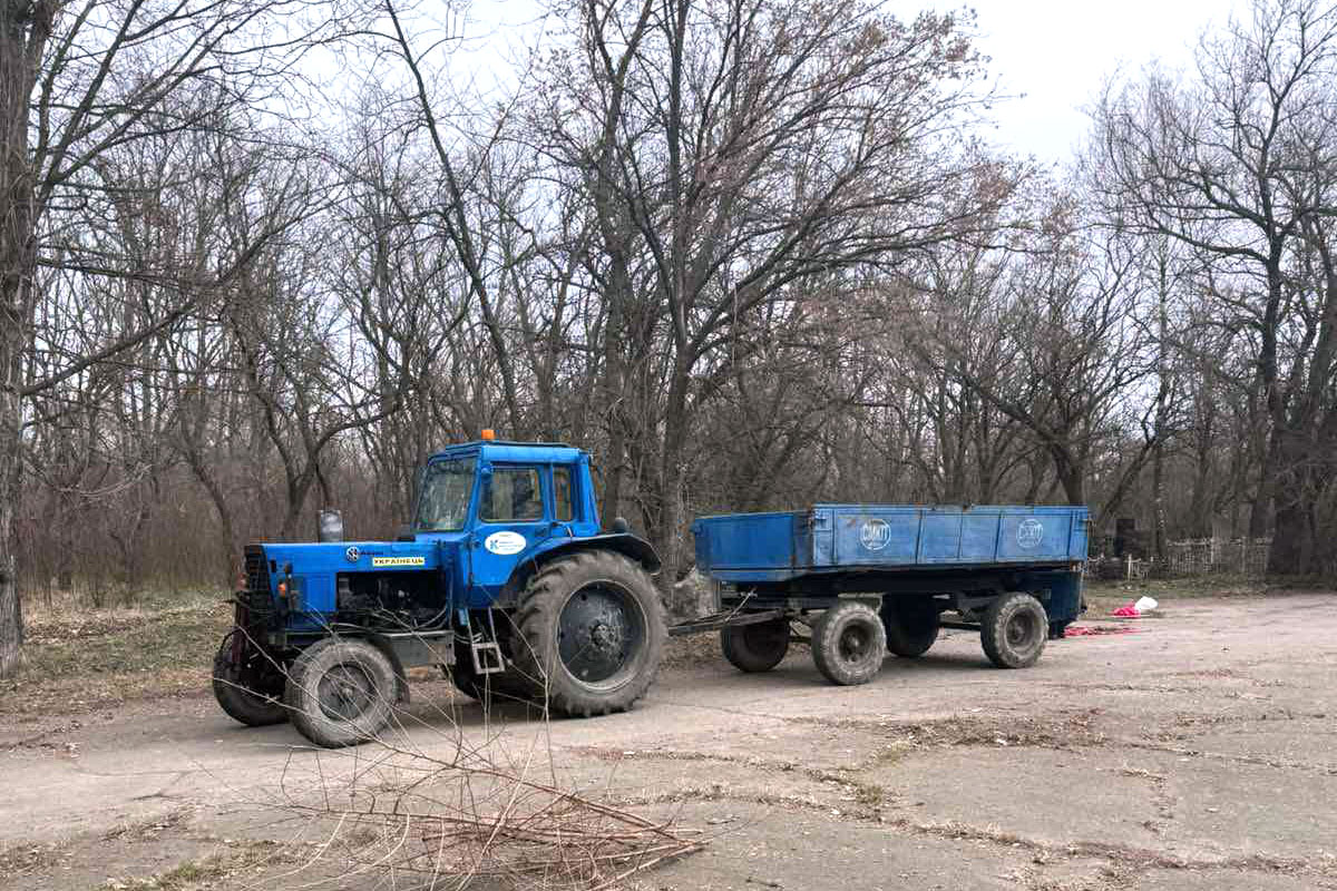 У Світловодську прибирають кладовища до поминального дня У Світловодську прибирають кладовища до поминального дня