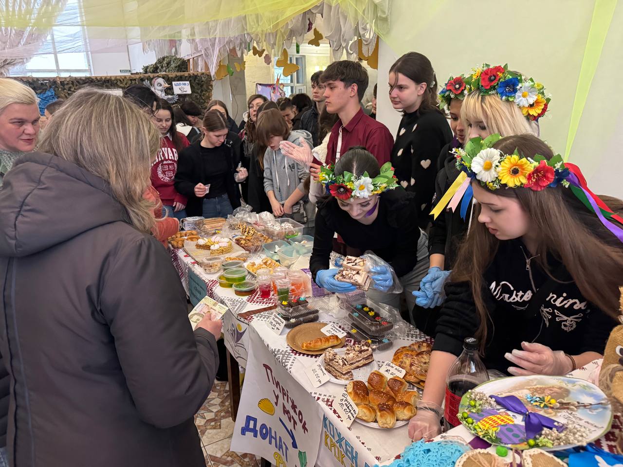 У Світловодську на Великодньому арт-майданчику зібрали понад 64 тисячі гривень для ЗСУ У Світловодську на Великодньому арт-майданчику зібрали понад 64 тисячі гривень для ЗСУ