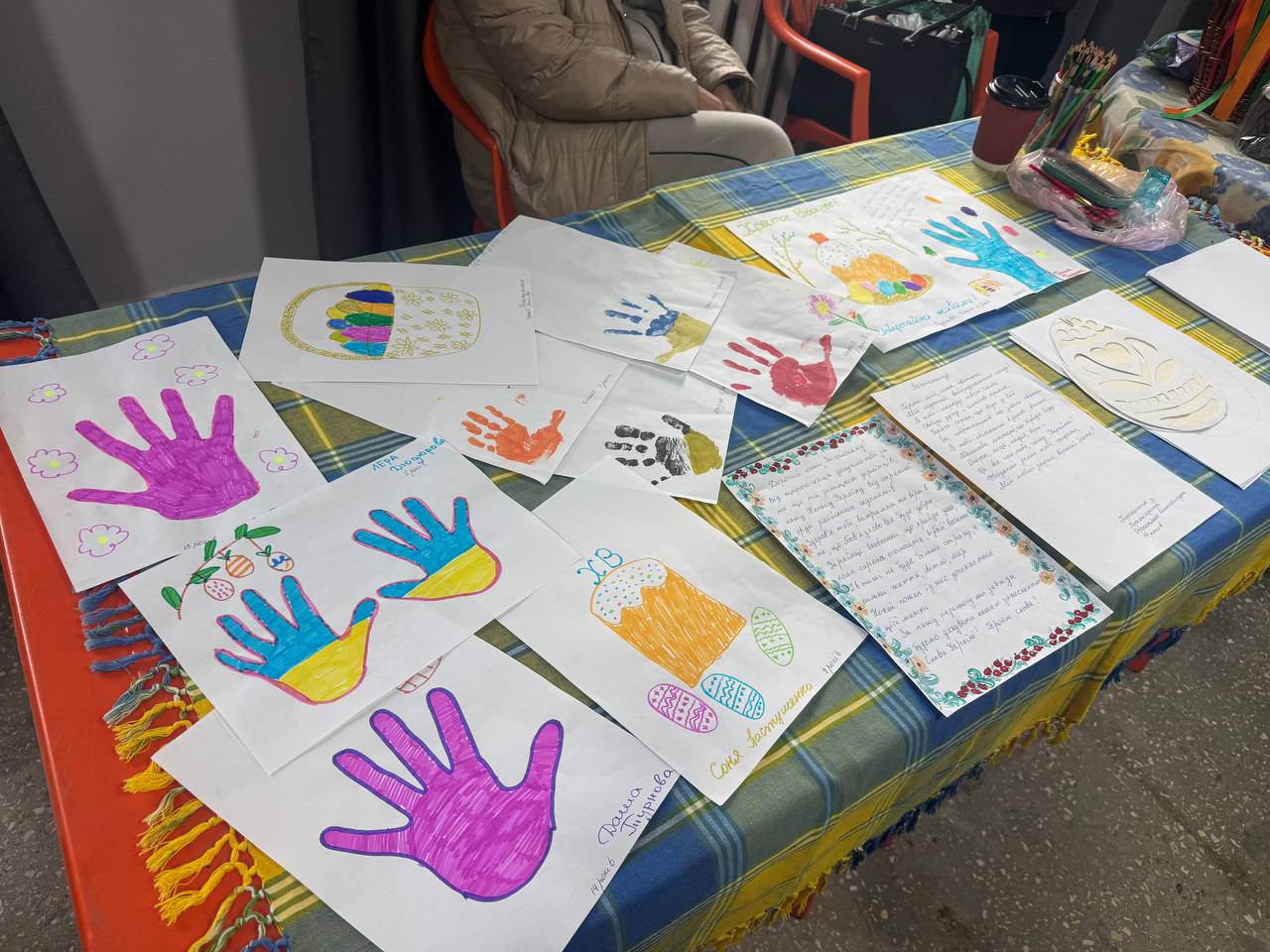 У Світловодську на Великодньому арт-майданчику зібрали понад 64 тисячі гривень для ЗСУ У Світловодську на Великодньому арт-майданчику зібрали понад 64 тисячі гривень для ЗСУ