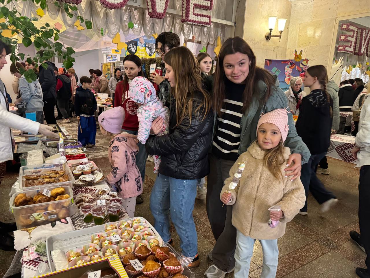 У Світловодську на Великодньому арт-майданчику зібрали понад 64 тисячі гривень для ЗСУ У Світловодську на Великодньому арт-майданчику зібрали понад 64 тисячі гривень для ЗСУ