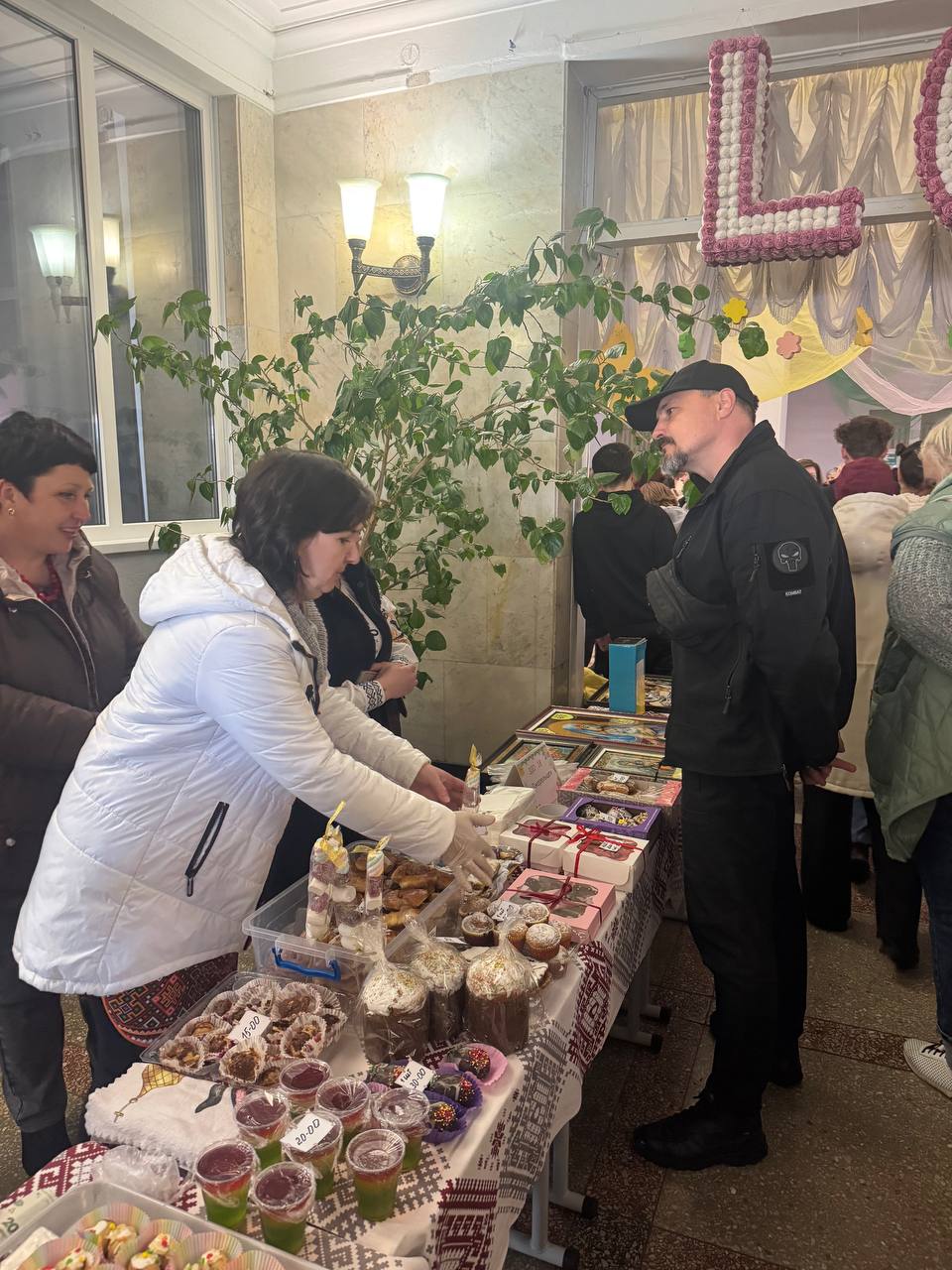 У Світловодську на Великодньому арт-майданчику зібрали понад 64 тисячі гривень для ЗСУ У Світловодську на Великодньому арт-майданчику зібрали понад 64 тисячі гривень для ЗСУ