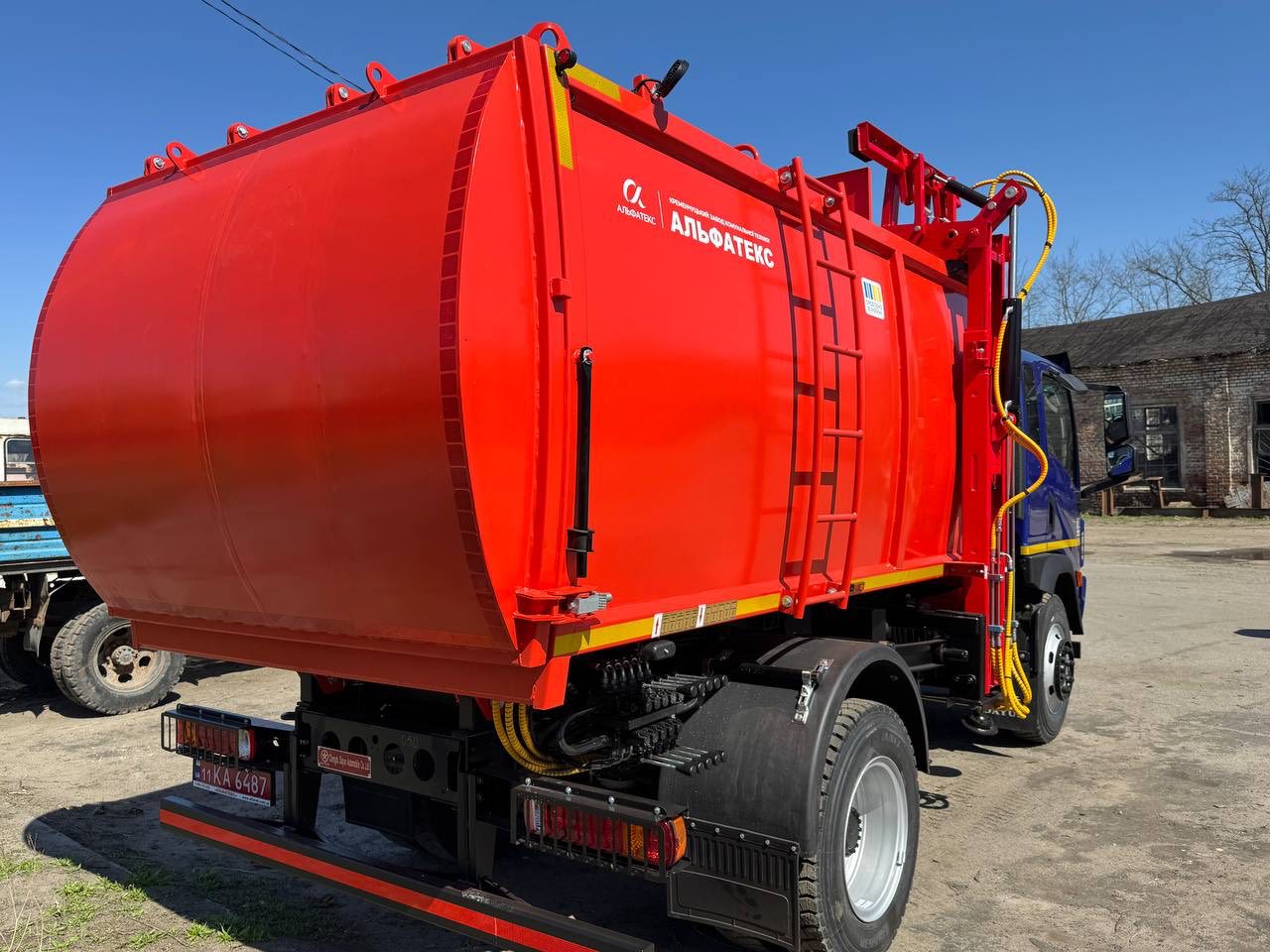 У Світловодську придбали новий сміттєвоз і готуються оновити контейнери