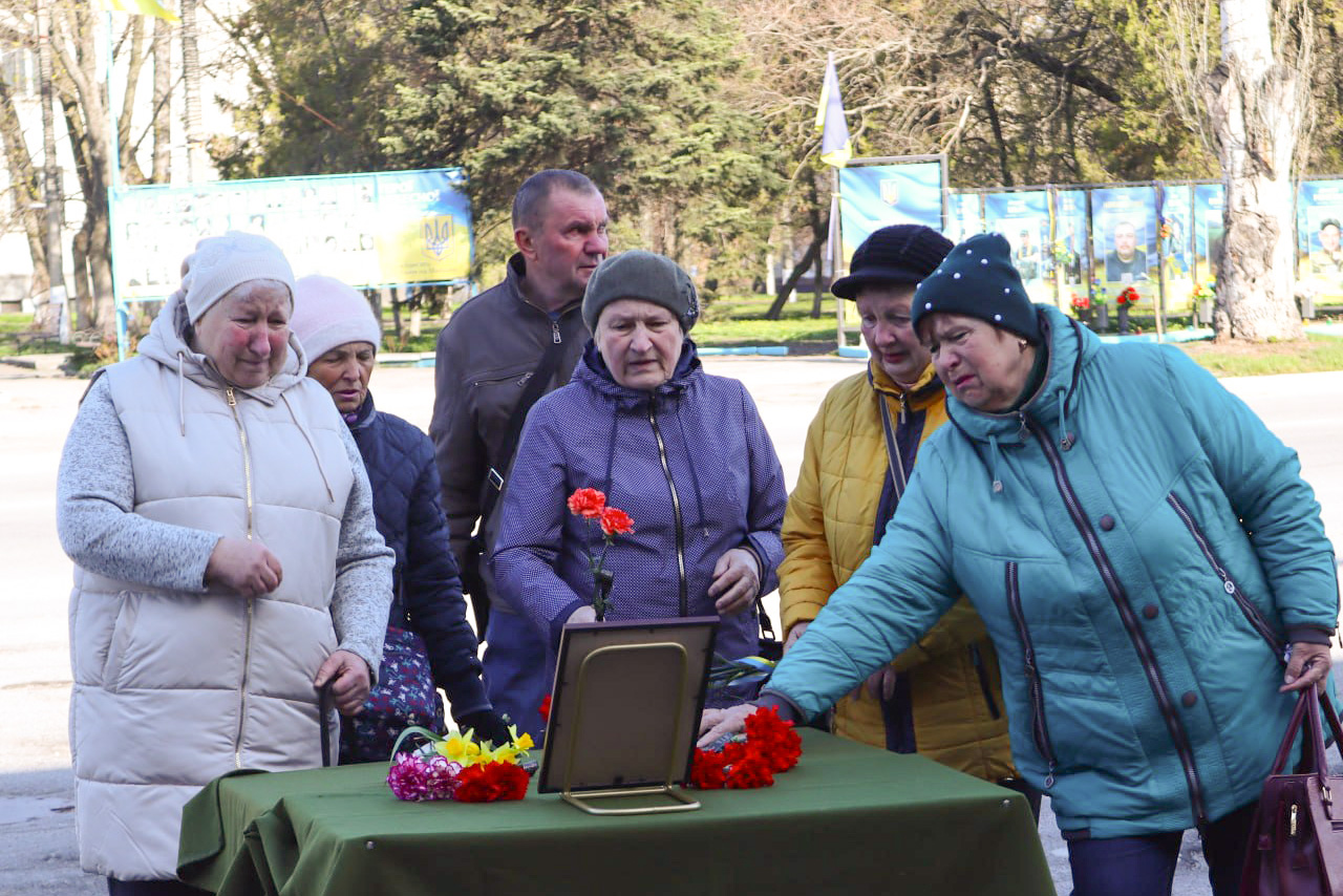 Світловодськ попрощався із захисником Андрієм Савком Світловодськ попрощався із захисником Андрієм Савком