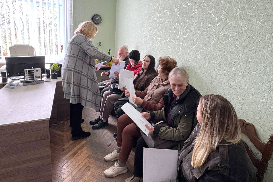 Кошти з Великоднього арт-майданчика отримали майстрині «невидимого фронту»