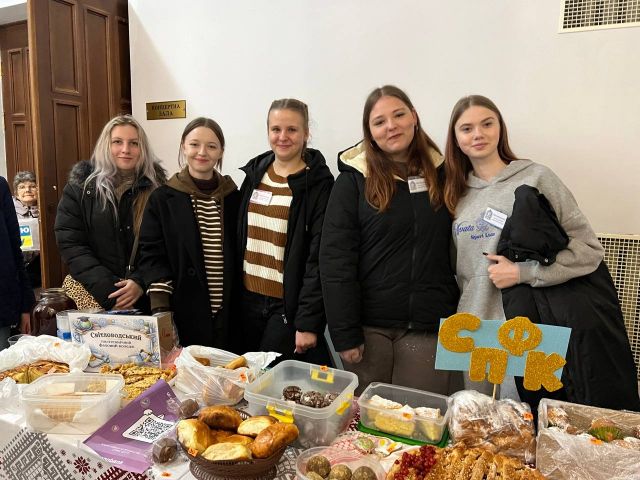 У Світловодську на Великодньому арт-майданчику зібрали понад 64 тисячі гривень для ЗСУ У Світловодську на Великодньому арт-майданчику зібрали понад 64 тисячі гривень для ЗСУ