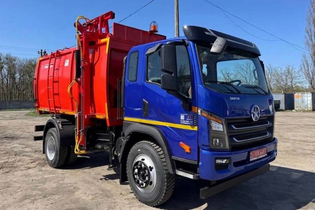У Світловодську придбали новий сміттєвоз і готуються оновити контейнери