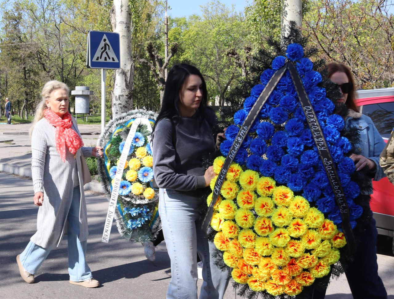 Світловодськ попрощався із захисником Олександром Одомічем