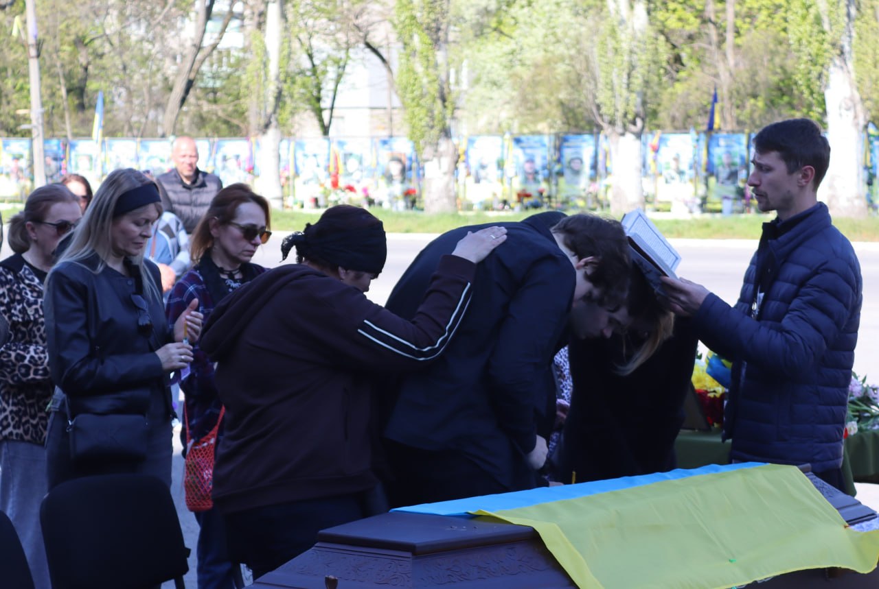 Світловодськ попрощався із захисником Олександром Одомічем