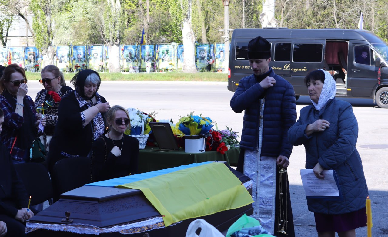 Світловодськ попрощався із захисником Олександром Одомічем