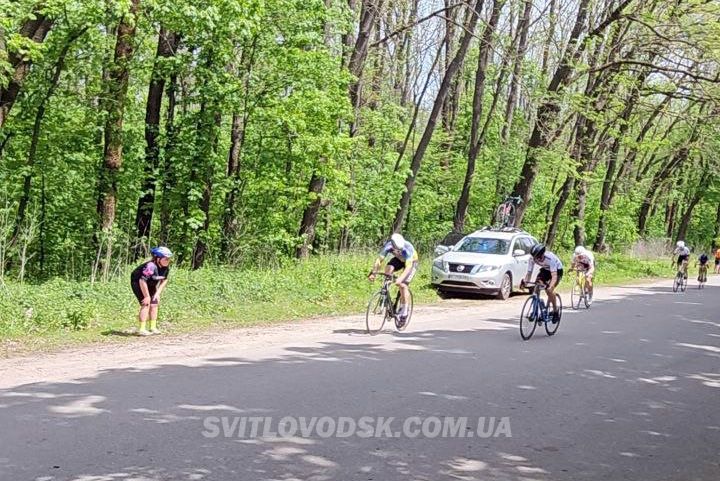 Рекордний виїзд: як 17 наших велосипедистів відкрили сезон у Знам'янці