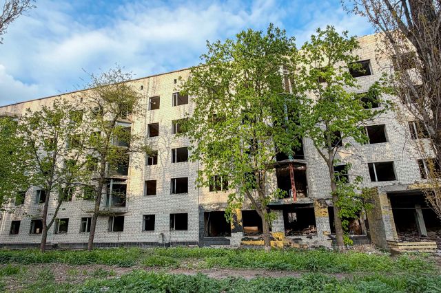 Роки занедбання: чи вирішиться нарешті доля гуртожитку по вул. Героїв України, 94а?