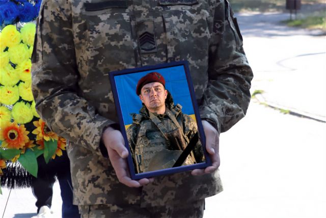 Світловодськ попрощався із захисником Сергієм Тараном