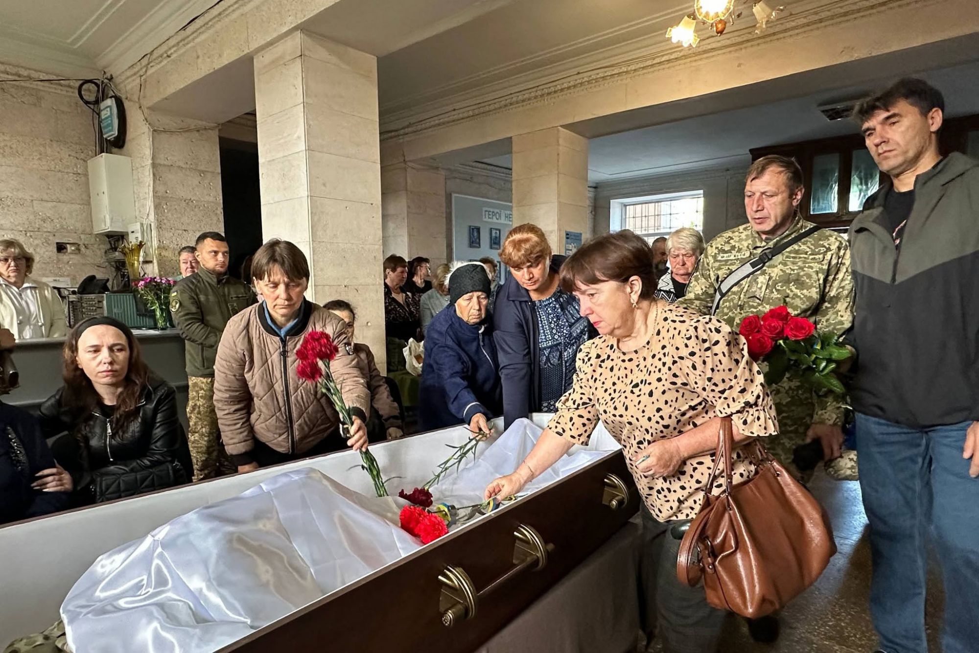 Світловодськ попрощався із захисником Романом Пелюховським Світловодськ попрощався із захисником Романом Пелюховським