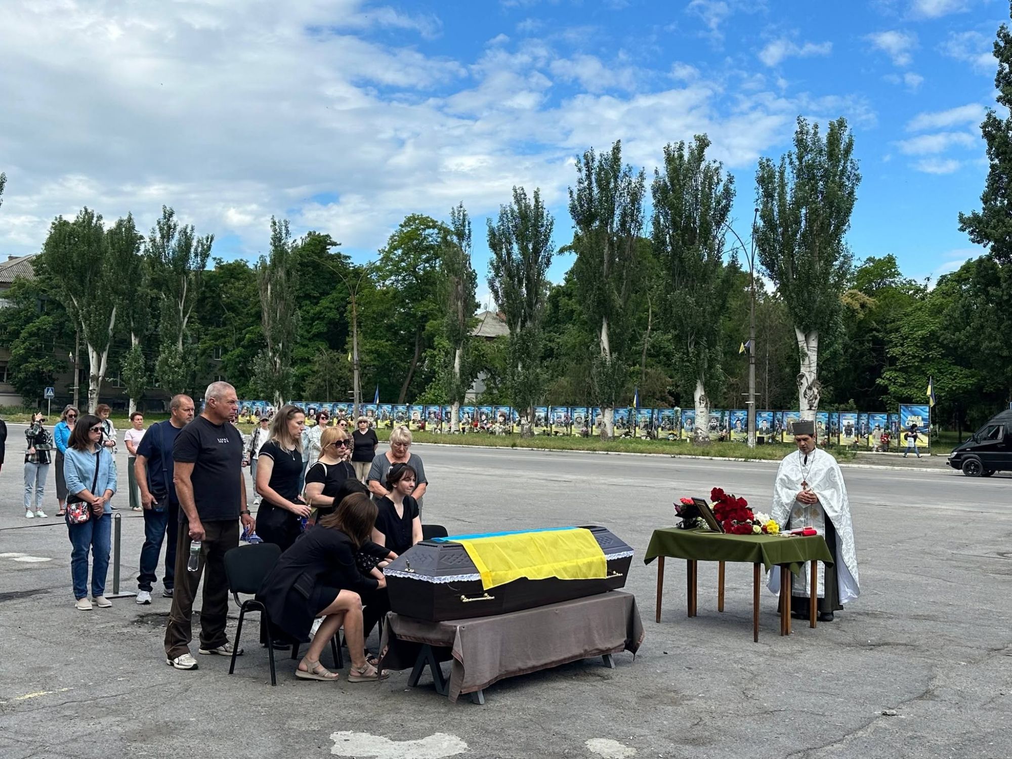 Світловодськ попрощався із захисником Олександром Душенком Світловодськ попрощався із захисником Олександром Душенком