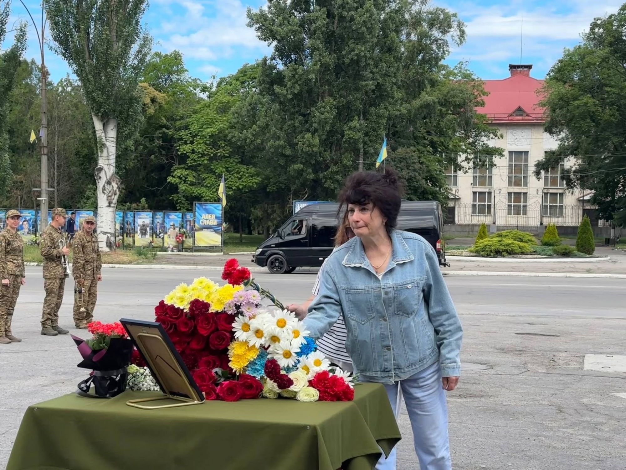 Світловодськ попрощався із захисником Олександром Душенком Світловодськ попрощався із захисником Олександром Душенком