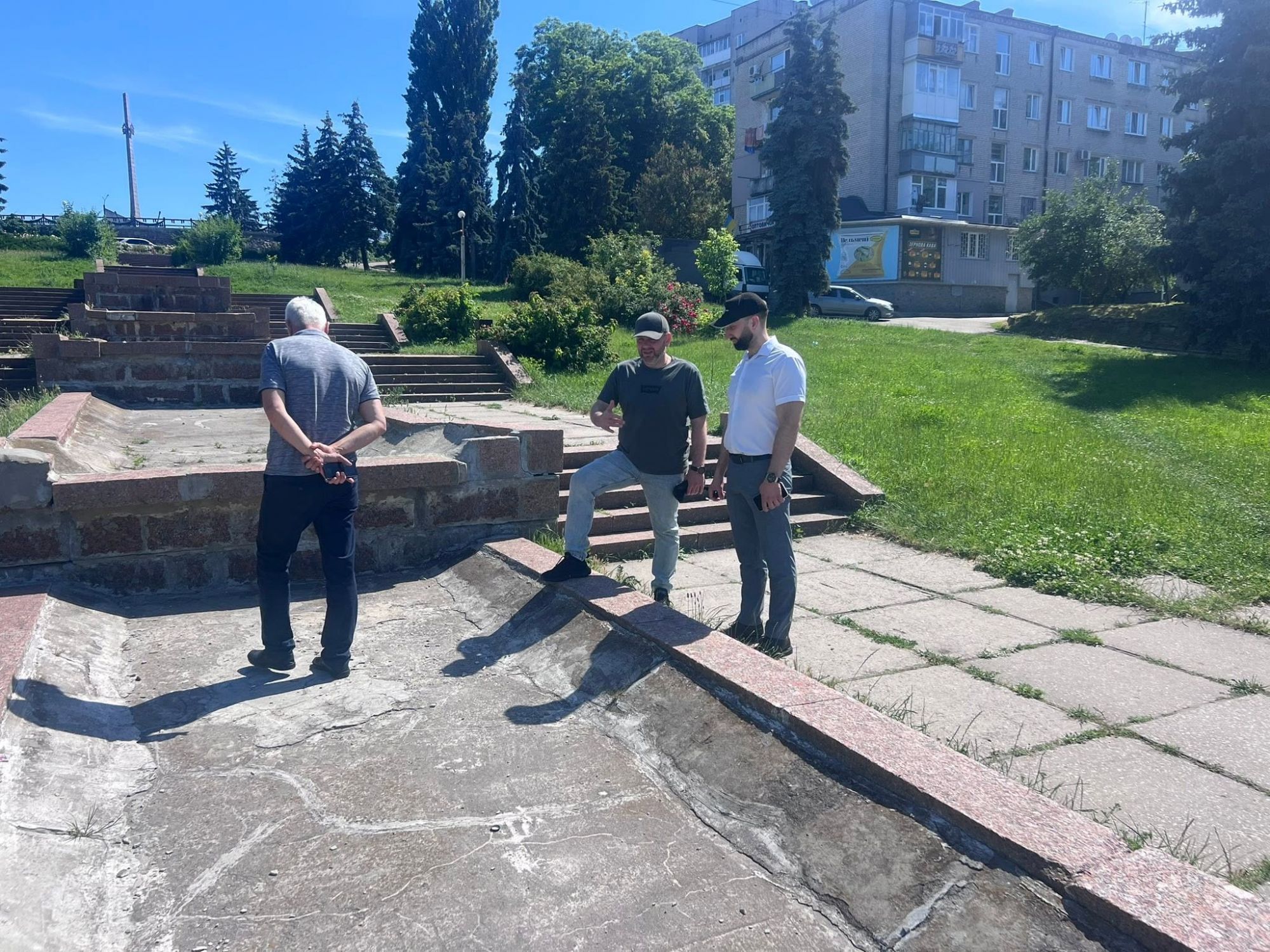 Засідання робочої групи з відновлення фонтану на Бульварному узвозі, 20 червня Засідання робочої групи з відновлення фонтану на Бульварному узвозі, 20 червня