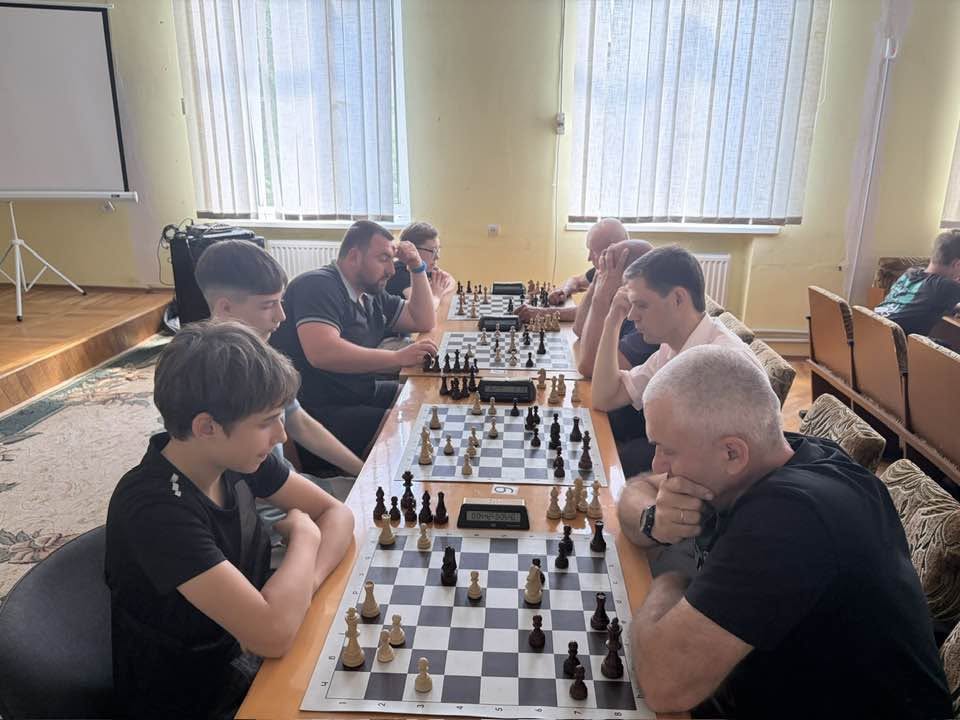 Світловодський шахіст Ігор Денисов здобув перемогу на чемпіонаті Знам'янки зі швидких шахів